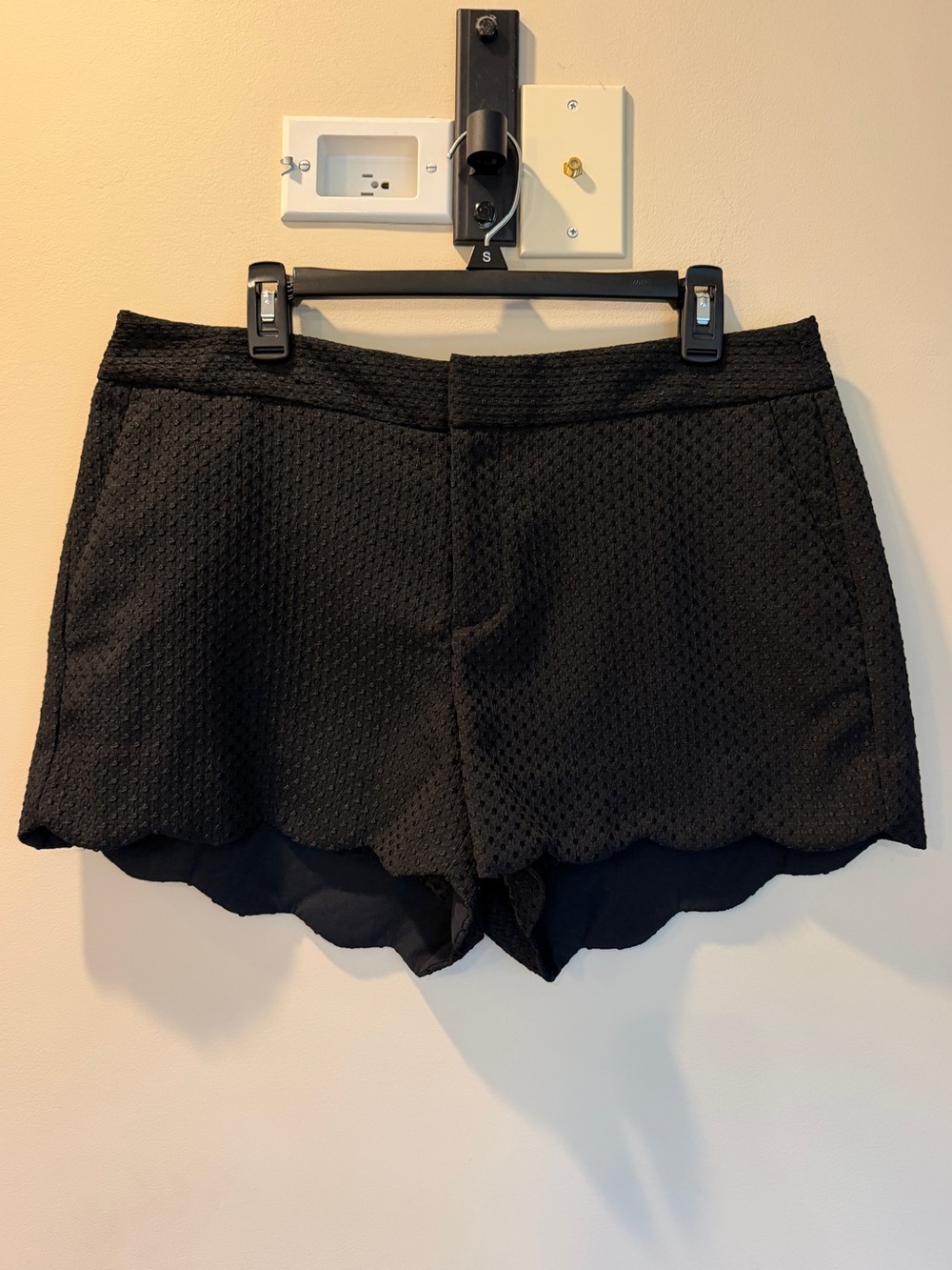 Elle Black Textured Scalloped Shorts